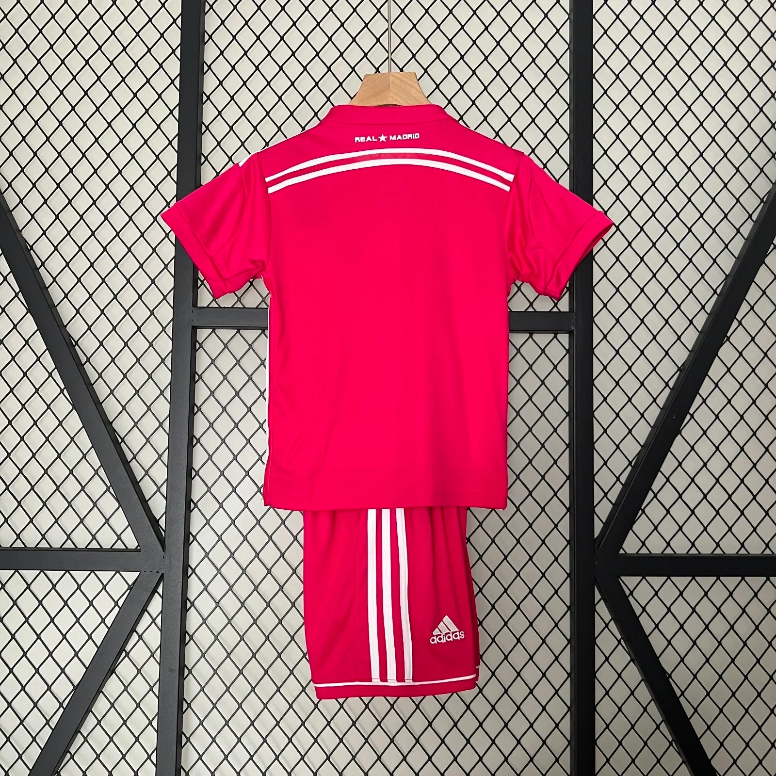 24/25 Ensemble Enfant Real Madrid - Image 2