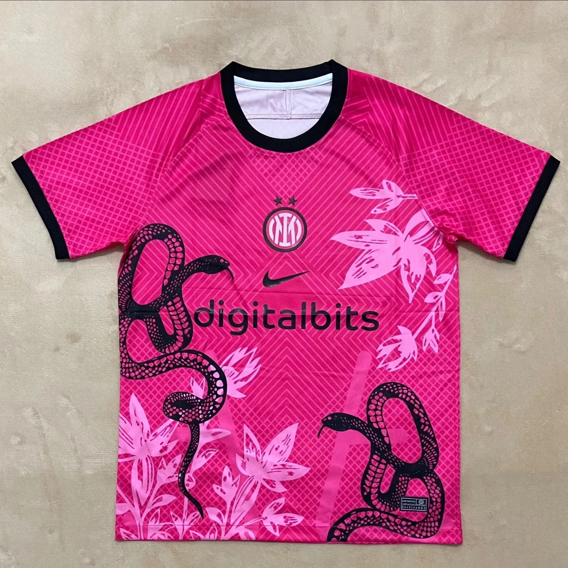 Maillot 24/25 Inter Milan Spécial Serpent Rose - Image 3