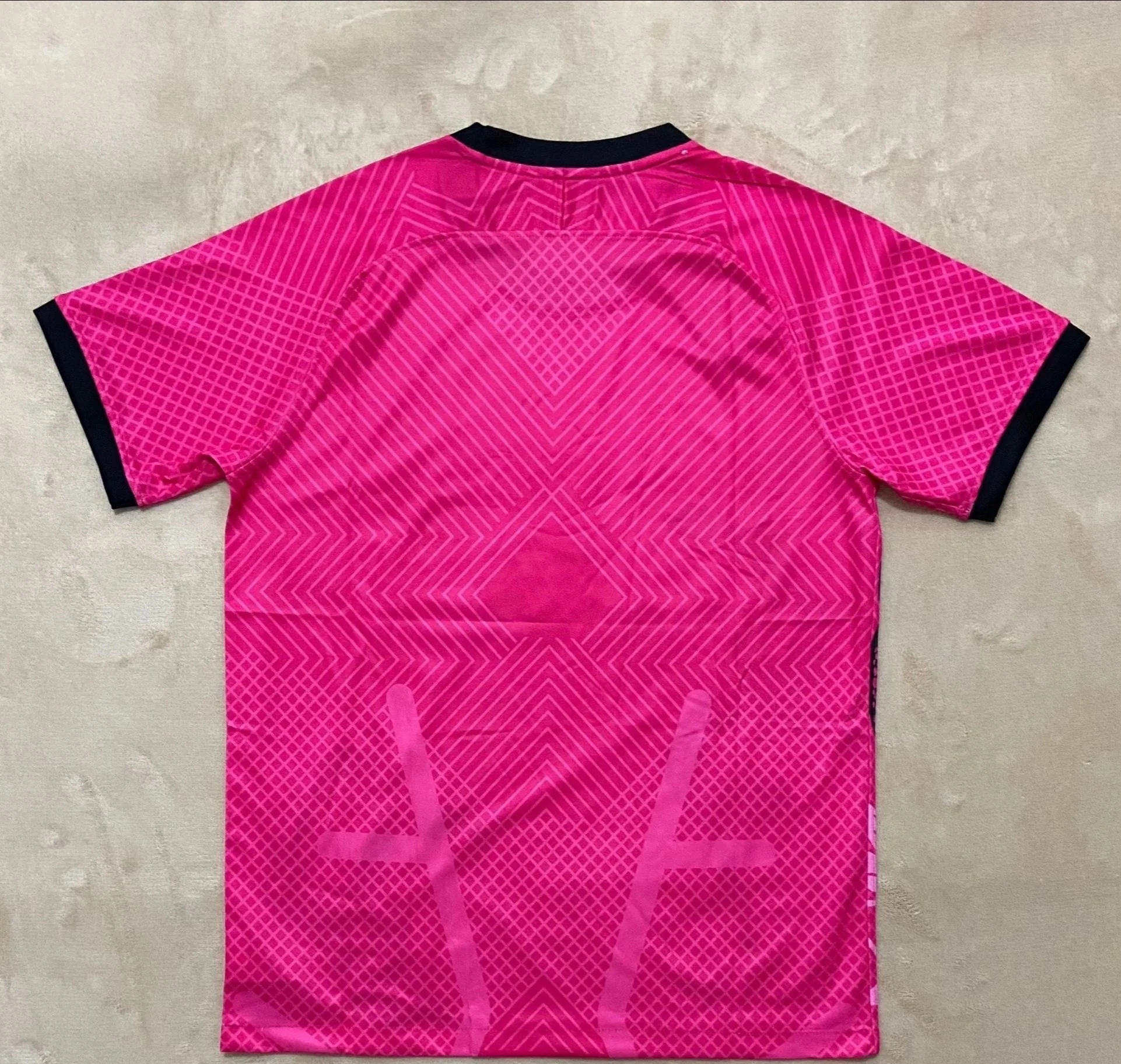 Maillot 24/25 Inter Milan Spécial Serpent Rose - Image 4